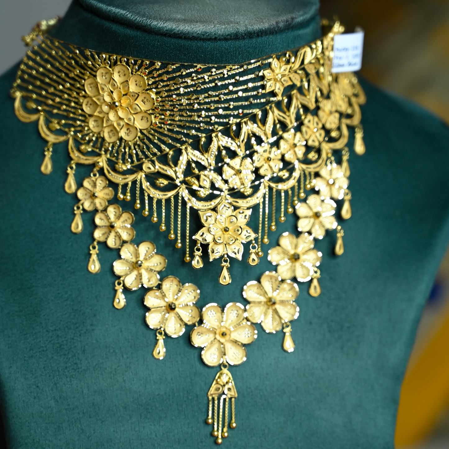 NECKLACE